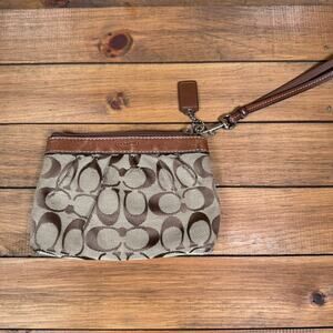 Authentic COACH #F43434 Signature Print Pleated Wristlet - Khaki/Mahogany